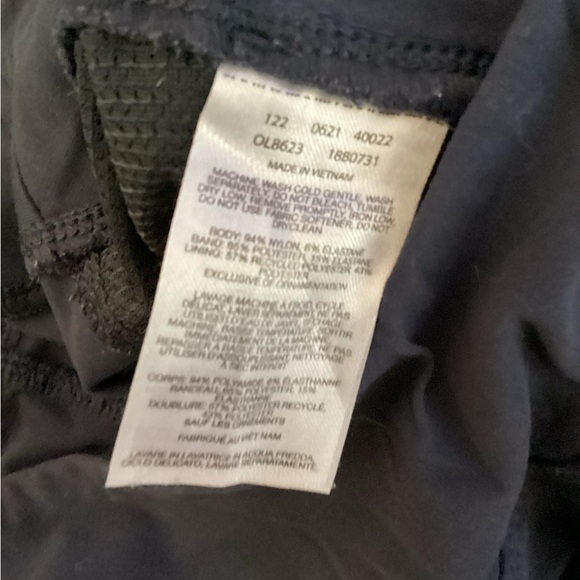 Mountain Hard Wear women’s hiking pants-SZ Small
Waist 13”
Inseam 31”
R-3 - Picture 3 of 4